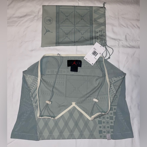 NWT pack JORDAN X BEPHIE'S BEAUTY SUPPLY TANK WITH DETACHABLE SLEEVES - Picture 11 of 13